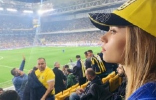 Galatasaray'ın şampiyonluğunu kutlayan Afra Saraçoğlu takipçilerini güldürdü!