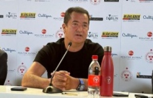 Acun Ilıcalı, Shelbourne FC’nin basın toplantısında hedeflerini anlattı