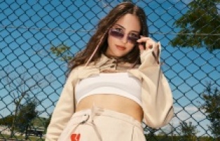 Bomontiada World Akustik serisi Bade ile devam ediyor