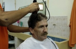 Derviş Zaim'in Tavuri belgeseli 15 Eylül’de sinemalarda