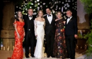 Emily Grace Barber ve Sinan Eczacıbaşı evliliklerini İstanbul’da kutladı