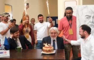 "Sadık Ahmet" setinde Uğur Yücel’e sürpriz