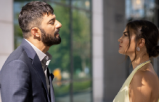 Farah ve Tahir Behnam'a karşı mücadele ediyor