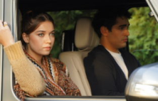 Yalı Çapkını'nda Ferit baba olacağını öğreniyor