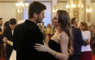 Düğünde her şey altüst olur