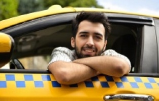 Çağatay Akman "C Takımı" filminde hem oynadı hem de müziklerini yaptı