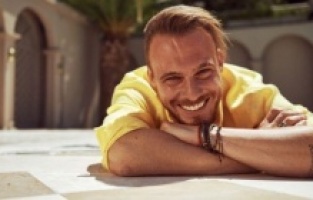 Kerem Bürsin'den yeni proje müjdesi