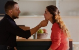 Mete, İncila’nın etkisinden çıkamaz