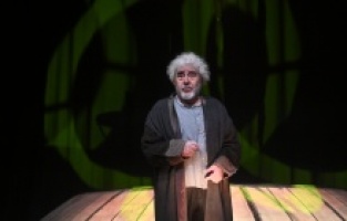 Uğur Yücel’in tek kişilik oyunu "Neyzen" kış sezonuna başlıyor