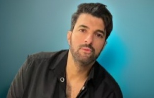 Zirve bir kez daha Engin Akyürek'in oldu!