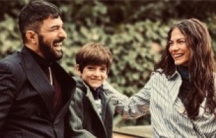 Engin Akyürek ve Demet Özdemir'den keyifli kare!