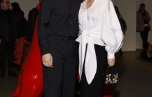 Erdil Yaşaroğlu sergisine yoğun ilgi