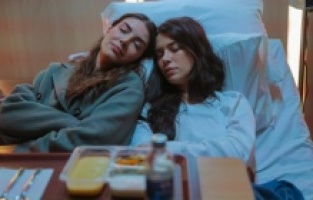 Yasemin'in katil olduğunu açıklıyor