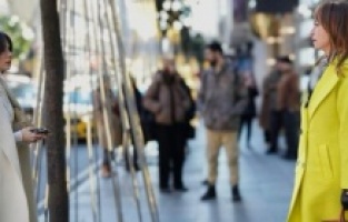 Filiz estetikçi kapısında Irmak'la karşılaşıyor