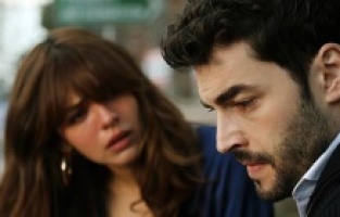 Akın Akınözü ve Aslıhan Malbora rollerini anlattılar