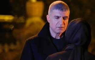 Zeynep, Cüneyd’in karanlık yüzüyle tanışır!