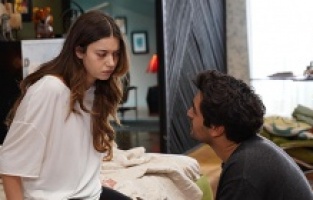 Seyran derin yaralarla mücadele ediyor