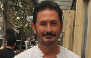 Komedi de iyiyimdir ama hep mafya babası oluyorum!