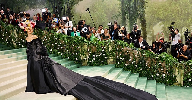 Met Gala'da yıldızlar geçidi!