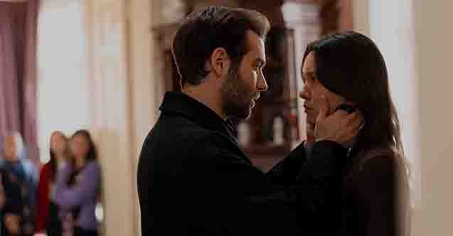 Azize Konağı Terk Ediyor