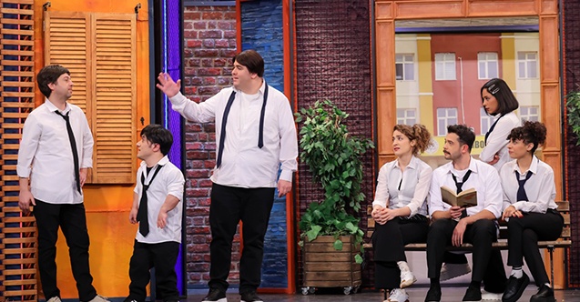 Çok Güzel Hareketler 2'de eğlenceli skeçler!