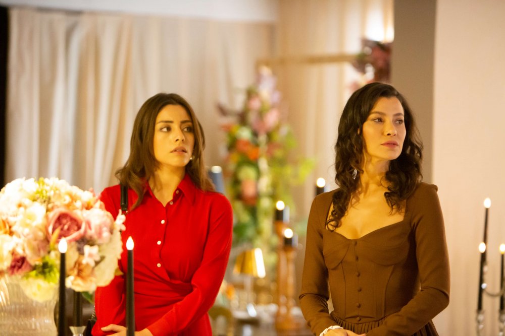 Müjde Uzman “Kızılcık Şerbeti”nde!